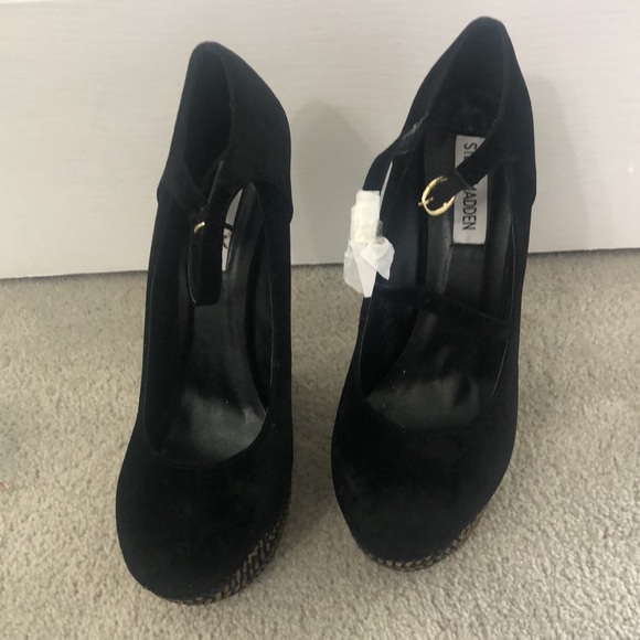 Brand new studded Steve Madden platforms - Picture 2 of 4